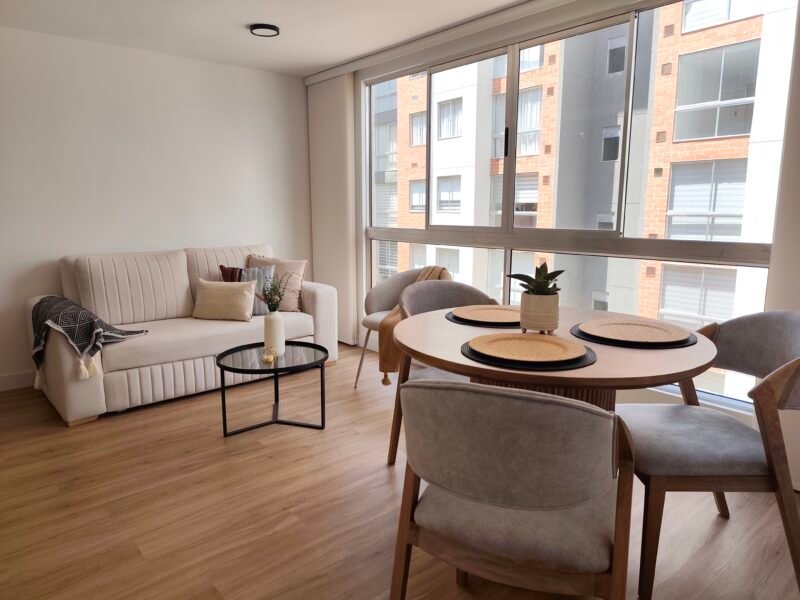 Se arrienda apto de 1 habitación piso 4 (no amoblado)