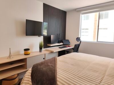 Se arrienda apto de 1 habitación piso 4 (no amoblado)