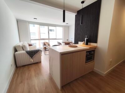 Se arrienda apto de 1 habitación piso 4 (no amoblado)