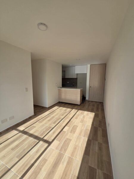 Arriendo apto remodelado torre 2 Apto 106.