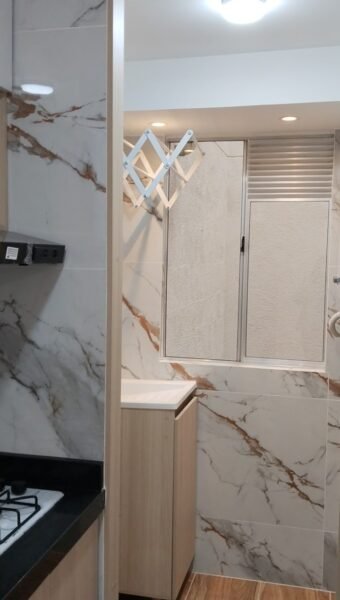 ARRIENDO APARTAMENTOS 2 y 5 PISO