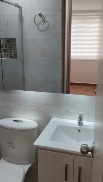 ARRIENDO APARTAMENTOS 2 y 5 PISO